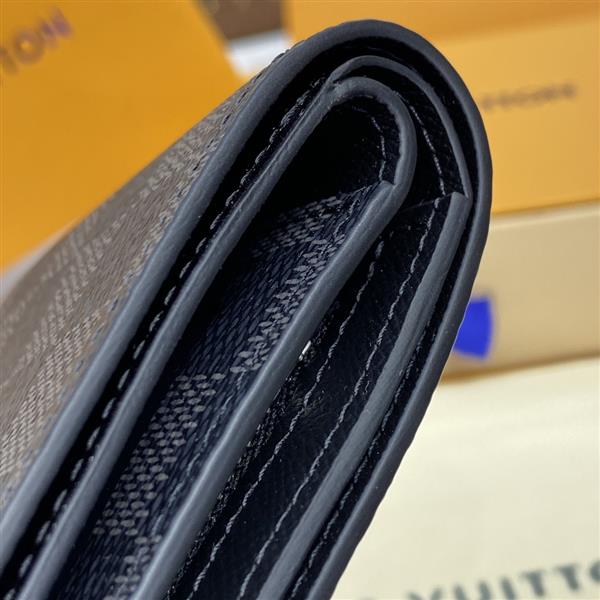 2026122105436113 600